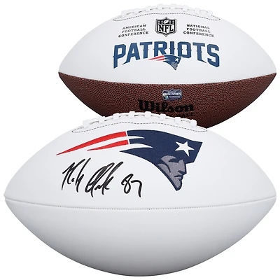 Ballon de football Wilson White Panel autographié par Rob Gronkowski, des New England Patriots.