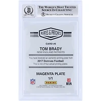 Carte autographiée par Tom Brady (New England Patriots) - Panini Donruss Magenta Printing Plate 2017, n° 6, n° 1/1, authentifiée par Beckett Fanatics Witnessed (9/10).