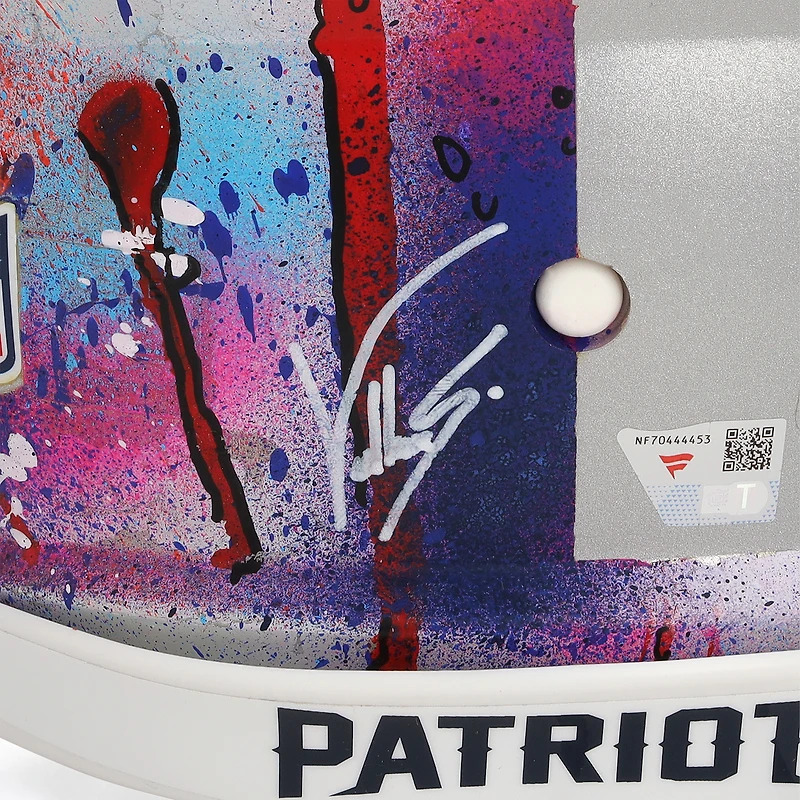Casque Proline Speed autographié par Tom Brady (New England Patriots) - Illustration de Shawn Voelker - NF70444453