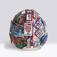 Casque miniature Riddell Speed ​​rétro 1990-92, autographié par Tom Brady (New England Patriots) - Signature à l'encre rouge - Illustration de Charles Fazzino - WN55916380