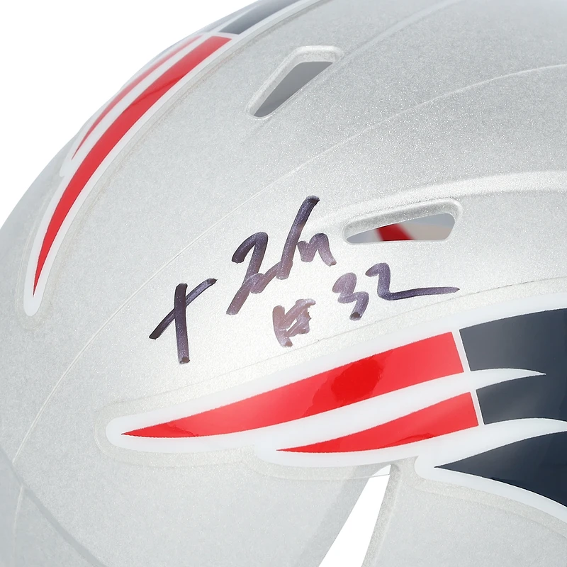 Mini-casque Riddell Speed autographié par TreVeyon Henderson, des New England Patriots