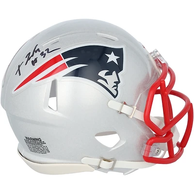 Mini-casque Riddell Speed autographié par TreVeyon Henderson, des New England Patriots