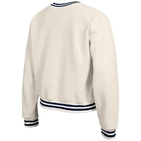 Sweat-shirt en polaire à tissage inversé crème Champion pour femme, modèle New England Patriots.