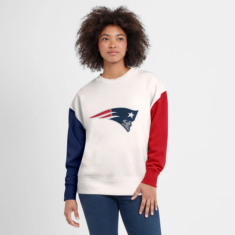 Women's Fanatics White New England Patriots Colorblock Primary Logo - Pullover Sweatshirt