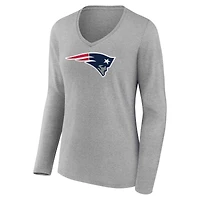 T-shirt gris à manches longues et col en V pour femme avec logo principal des New England Patriots