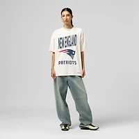 T-shirt boyfriend Mitchell & Ness crème pour femme, logo New England Patriots