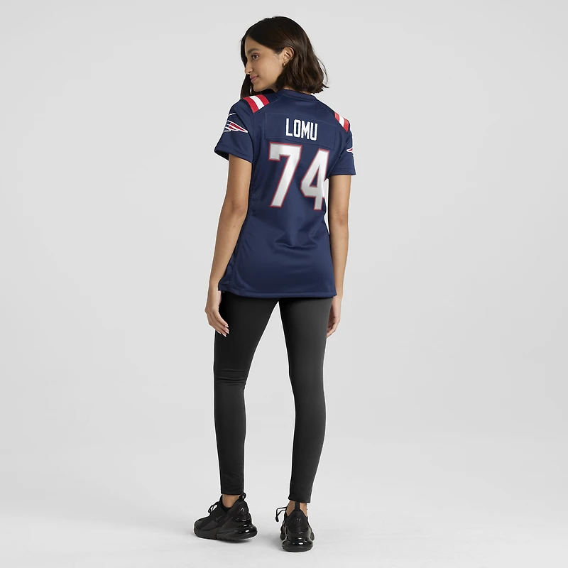 Maillot de match Nike Caleb Lomu bleu marine des New England Patriots pour femmes