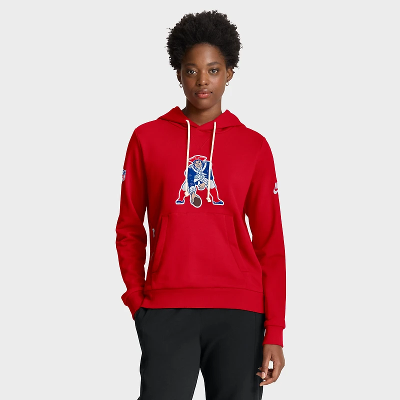 Women's Nike Red New England Patriots Throwback Sideline Standard Issue Dri-FIT Hoodie