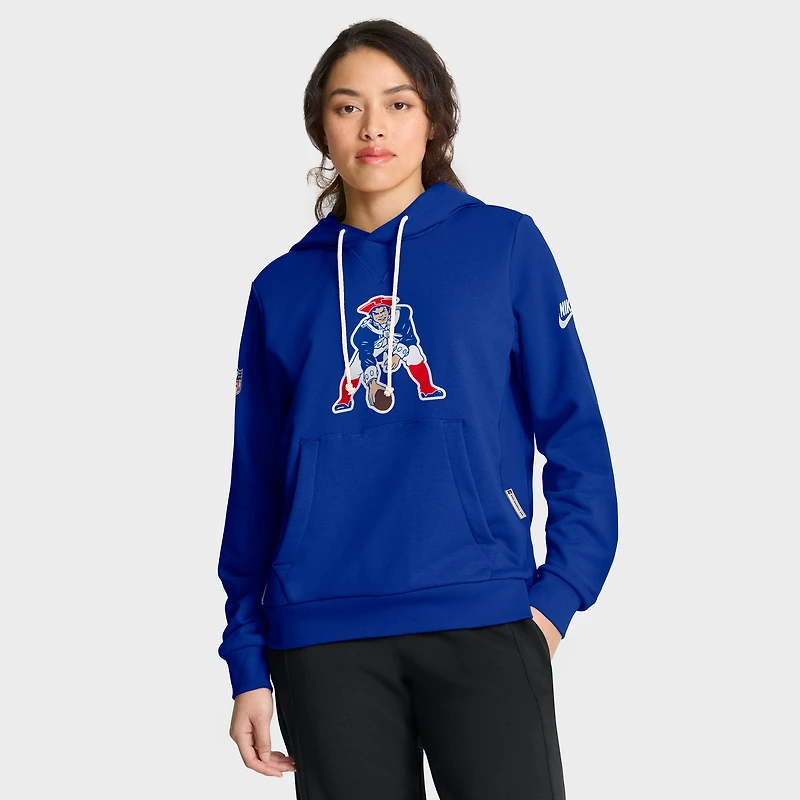 Sweat à capuche Nike Royal New England Patriots Throwback Sideline Standard Issue Dri-FIT pour femme