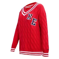 Pull à col en V Pro Standard rouge pour femmes des New England Patriots Prep