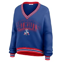 Sweat-shirt oversize à manches longues et col en V bleu marine New England Patriots pour femme WEAR by Erin Andrews