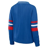 Pull à col en V rétro Royal New England Patriots pour femme WEAR by Erin Andrews