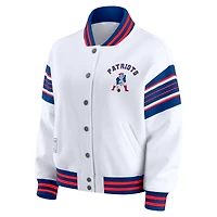 Veste sweat-shirt en polaire à boutons-pression pour femme WEAR by Erin Andrews, blanche, des New England Patriots