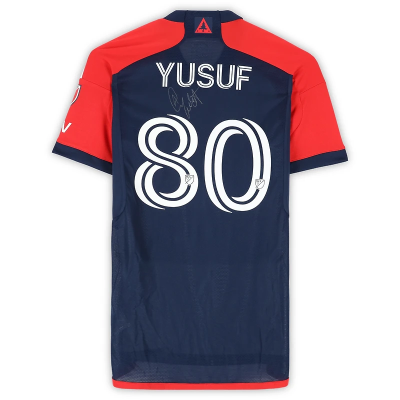 Maillot adidas bleu marine dédicacé par Alhassan Yusuf des New England Revolution, numéro 80, utilisé lors du match, saison 2024 de la MLS - Taille M
