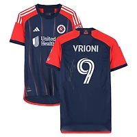 Maillot adidas bleu marine numéro 9 dédicacé par Giacomo Vrioni des New England Revolution lors de la saison 2024 de la MLS - Taille L