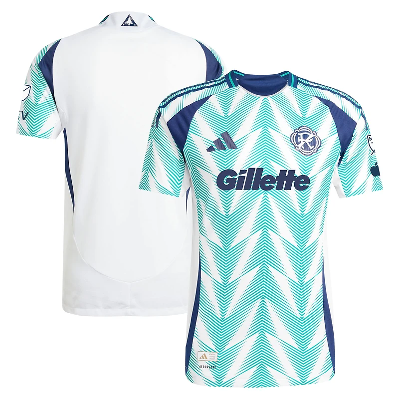Maillot authentique adidas New England Revolution 2025 Eastern White Pine x Flag of pour homme