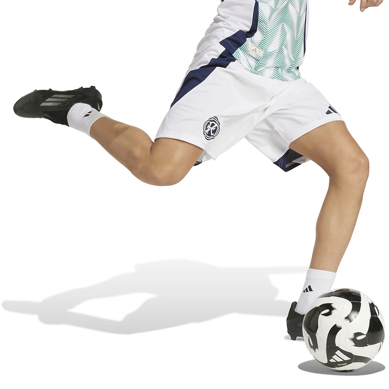Short adidas blanc New England Revolution Away 2025 Eastern White Pine X Flag of Authentic pour homme
