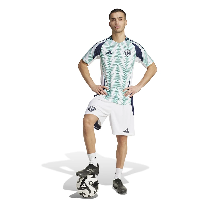 Short adidas blanc New England Revolution Away 2025 Eastern White Pine X Flag of Authentic pour homme
