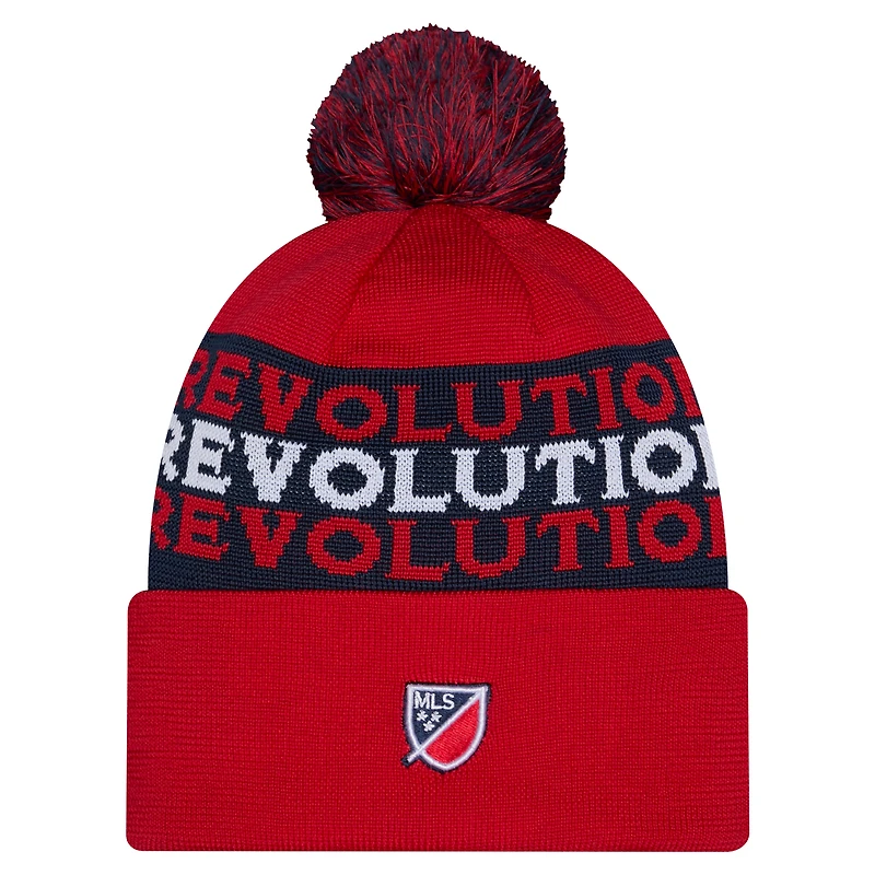 Bonnet New Era rouge New England Revolution 2026 pour homme, à revers crocheté et pompon