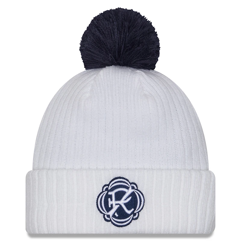Bonnet tricoté New Era blanc New England Revolution 2025 pour homme avec revers à crochet et pompon