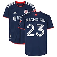 Maillot bleu marine dédicacé par Nacho Gil des New England Revolution lors de la saison 2023 de la MLS