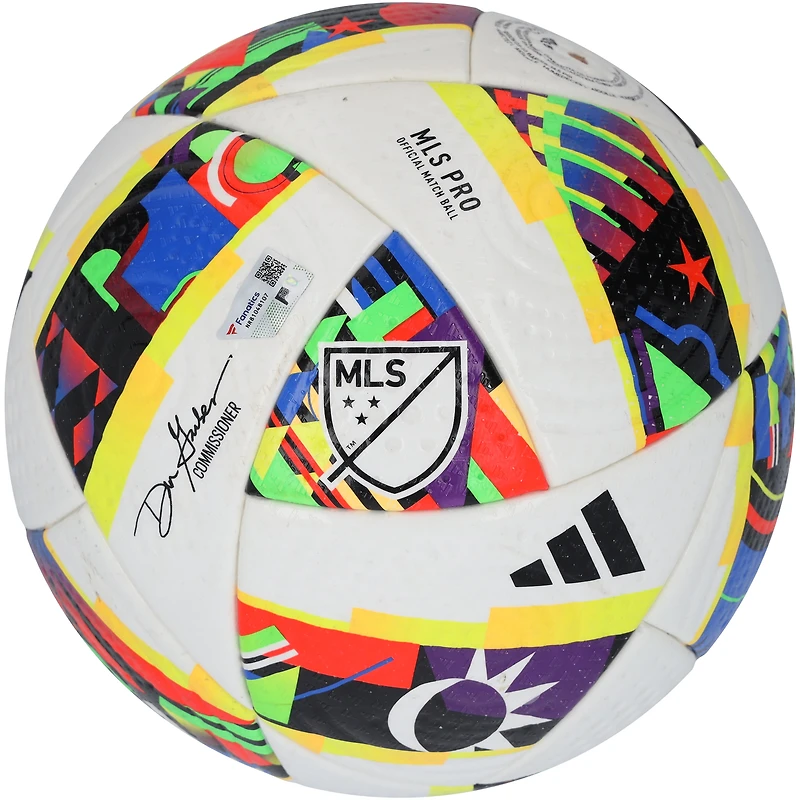Ballon de football adidas New England Revolution utilisé lors de la saison 2024 de la MLS