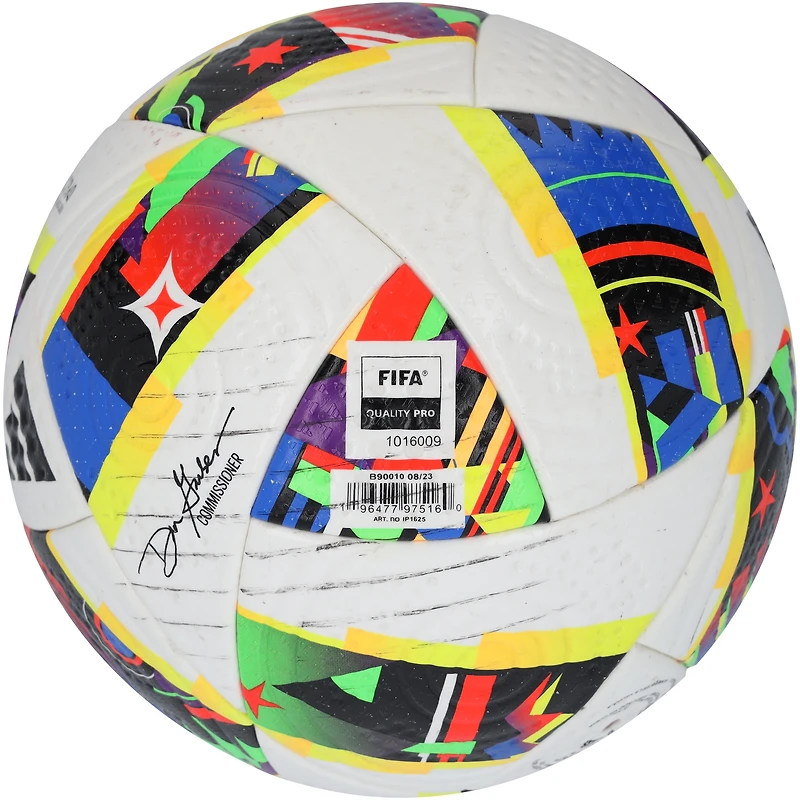 Ballon de football adidas New England Revolution utilisé lors de la saison 2024 de la MLS