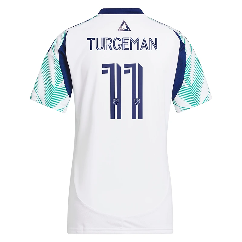 Maillot réplique adidas Dor Turgeman blanc New England Revolution 2025 Eastern White Pine X Drapeau de la Nouvelle-Angleterre pour femme
