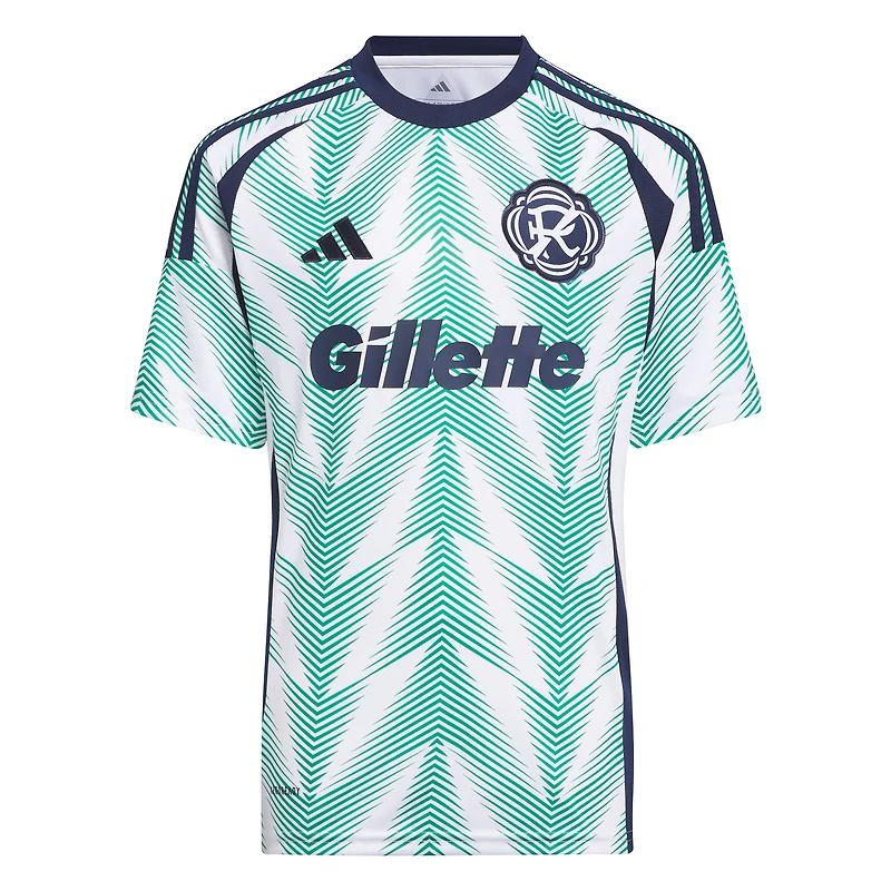 Maillot de joueur réplique Eastern White Pine x Flag of New England Revolution 2025 pour jeunes adidas Leonardo Campana Blanc