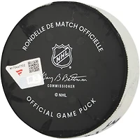 Rondelle de but utilisée par Arseny Gritsyuk (New Jersey Devils) lors du match du 18 mars 2026 contre les Rangers de New York.