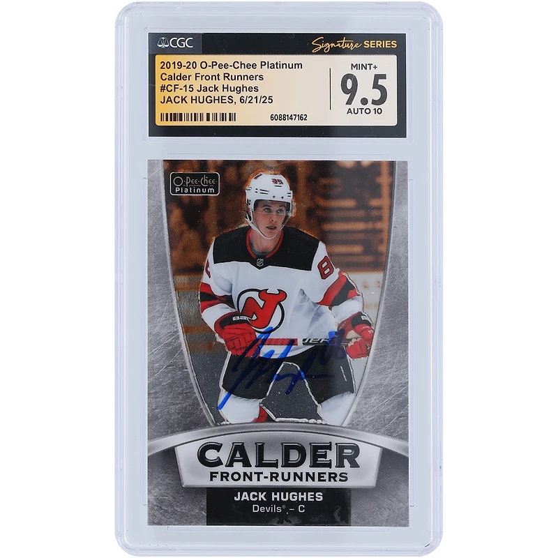 Carte recrue autographiée de Jack Hughes (New Jersey Devils) 2019-20 O-Pee-Chee Platinum Calder Front-Runners #CF-15, authentifiée par CGC Fanatics Witnessed (note 9,5/10).