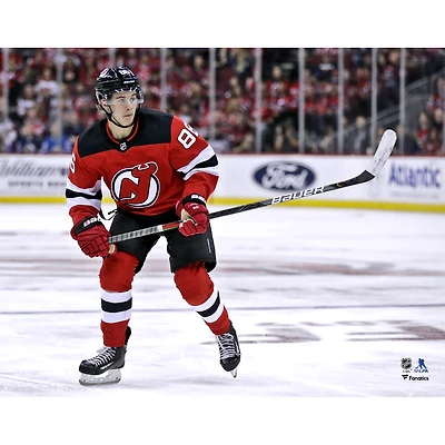 Photo non signée de Jack Hughes, des Devils du New Jersey, lors ses débuts en LNH