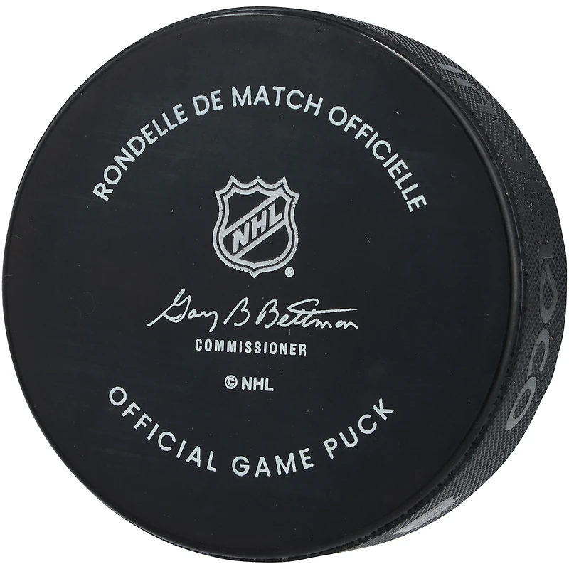 V106832 Devils Luke Hughes New Jersey Devils Rondelle de match officielle autographiée avec inscription « Lets Go Devils » 43 Luke Hughes AUT HOCKEY PUCK 45834 AUTEQPPUC PUCKHU0144