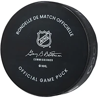 V106832 Devils Luke Hughes New Jersey Devils Rondelle de match officielle autographiée avec inscription « Lets Go Devils » 43 Luke Hughes AUT HOCKEY PUCK 45834 AUTEQPPUC PUCKHU0144