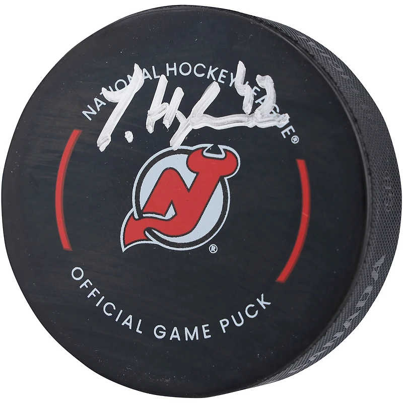 Rondelle de match officielle autographiée par Luke Hughes des Devils du New Jersey