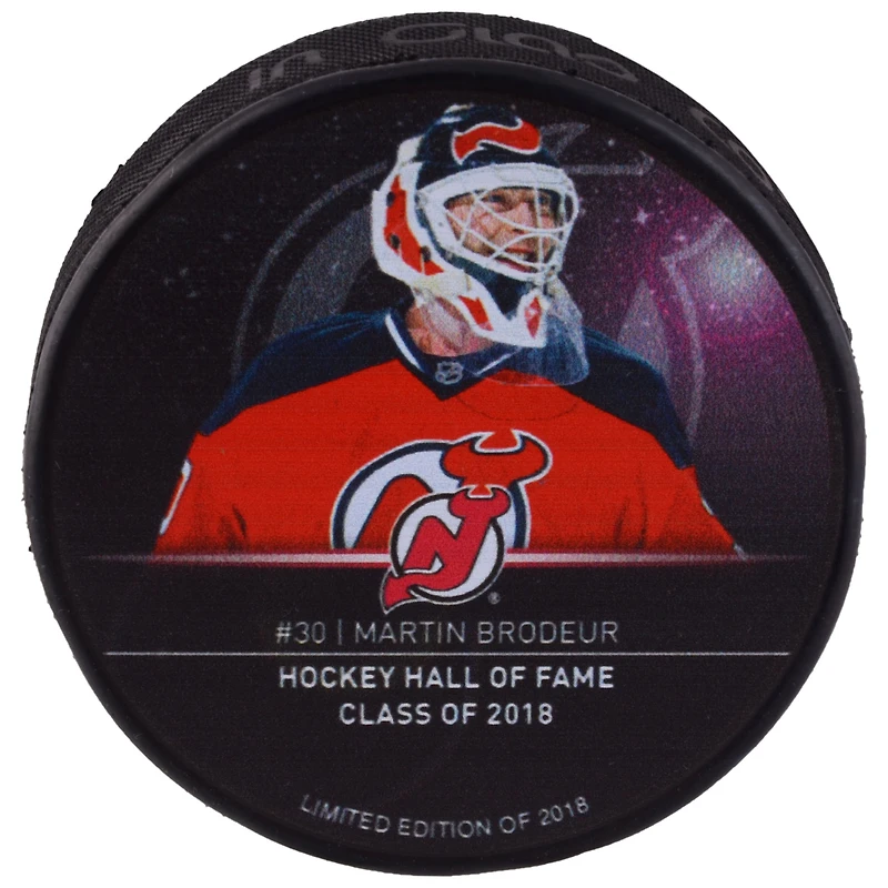 Martin Brodeur New Jersey Devils Unsigned 2018 Hall of Fame Hockey Puck - Édition limitée de 2018
