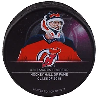 Martin Brodeur New Jersey Devils Unsigned 2018 Hall of Fame Hockey Puck - Édition limitée de 2018