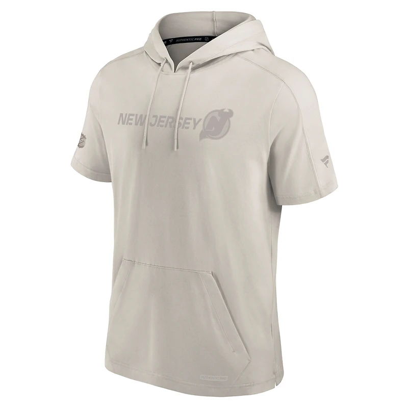 Sweat à capuche manches courtes Authentic Pro Road gris New Jersey Devils pour homme