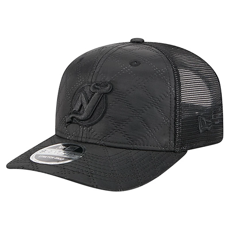 Casquette de camionneur ajustable New Era 9SEVENTY en nylon matelassé noir pour homme des Devils du New Jersey