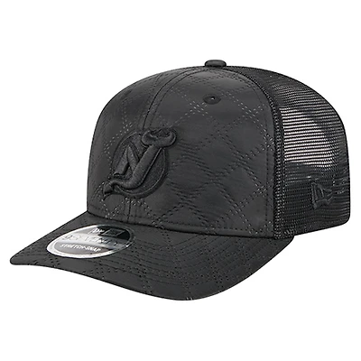 Casquette de camionneur ajustable New Era 9SEVENTY en nylon matelassé noir pour homme des Devils du New Jersey