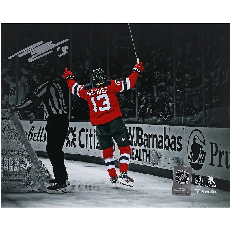 Photographie autographiée de Nico Hischier, New Jersey Devils, 8" x 10"