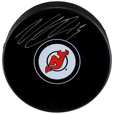 Rondelle de hockey dédicacée des Devils du New Jersey par Nico Hischier