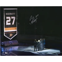 Photo autographiée de Scott Niedermayer, joueur des New Jersey Devils, lors de la levée de la bannière (40 x 50 cm).