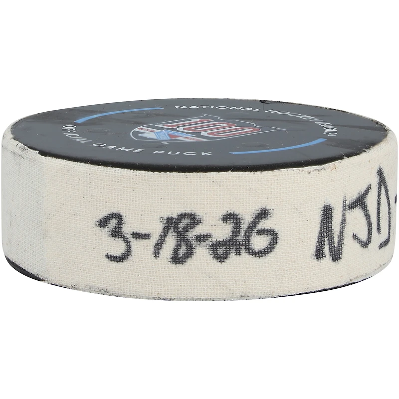 Rondelle de but utilisée par Timo Meier, des Devils du New Jersey, lors du match du 18 mars 2026 contre les Rangers de New York.