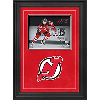 Photographie encadrée de luxe autographiée de Tyler Toffoli, maillot rouge des Devils du New Jersey, 20 x 25 cm, en train de patiner