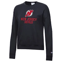 Sweat-shirt Champion noir pour femme avec logo New Jersey Devils et inscription « Wordmark Lockup Powerblend ».