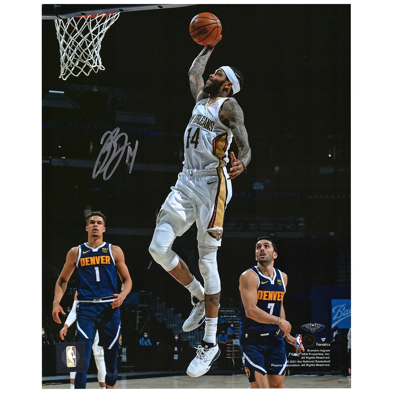 Photographie autographiée de Brandon Ingram du dunk blanc de 8'' x 10'' des New Orleans Pelicans contre les Denver Nuggets