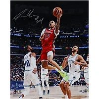 Photographie autographiée de Jordan Hawkins lors du match de lay-up contre les Pistons des New Orleans Pelicans, 16" x 20"