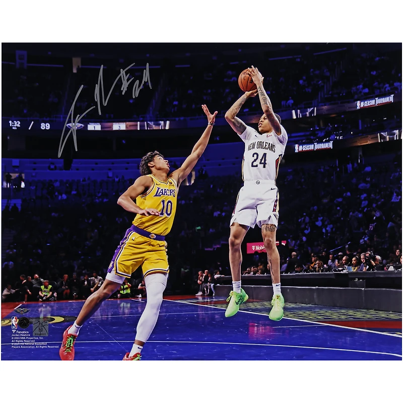 Photographie autographiée de 16" x 20" de Jordan Hawkins lors du match contre les Lakers contre les New Orleans Pelicans