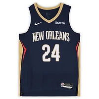 Maillot Swingman Nike Icon Edition bleu marine dédicacé par Jordan Hawkins des New Orleans Pelicans